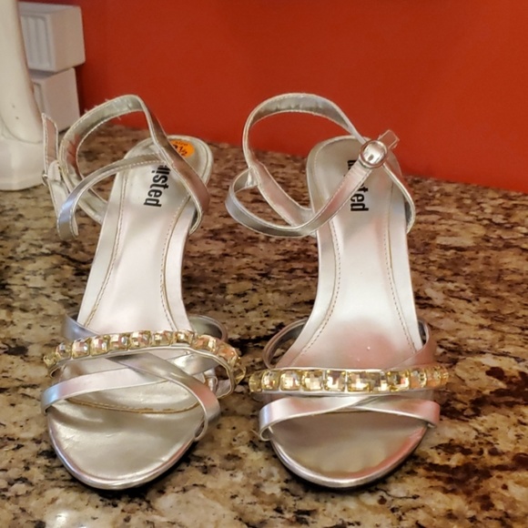 Ladies Unlisted Heeled Sandals - Picture 2 of 6